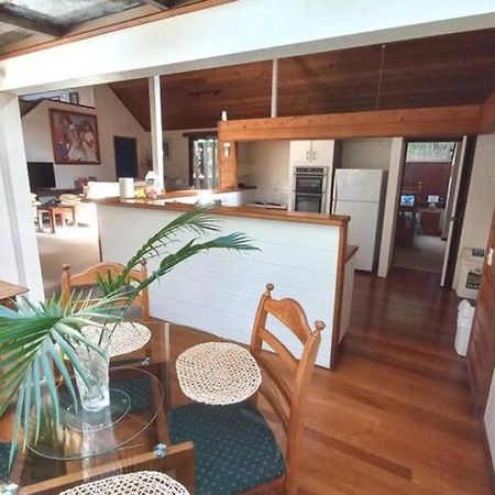 Lake Russell Retreat Emerald Beach Esterno foto