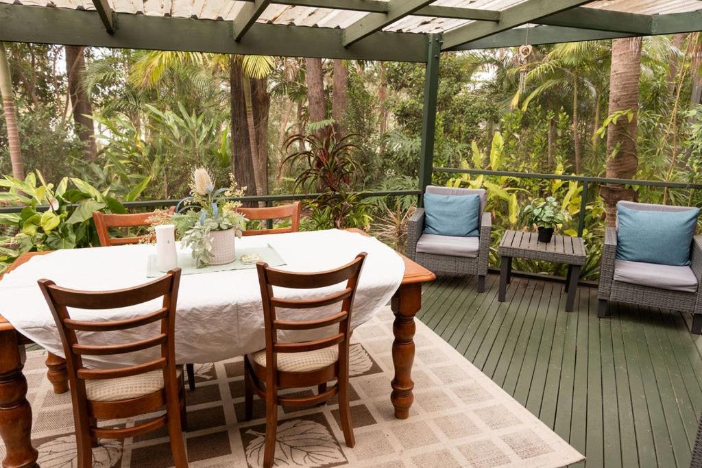 Lake Russell Retreat Emerald Beach Esterno foto