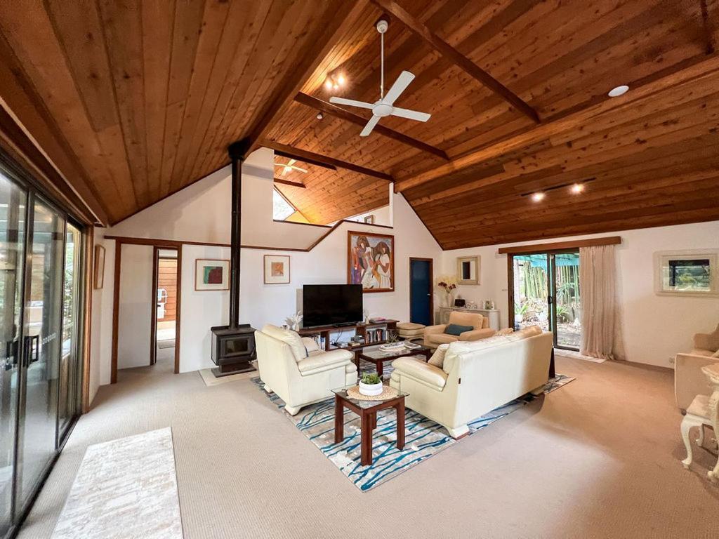 Lake Russell Retreat Emerald Beach Esterno foto
